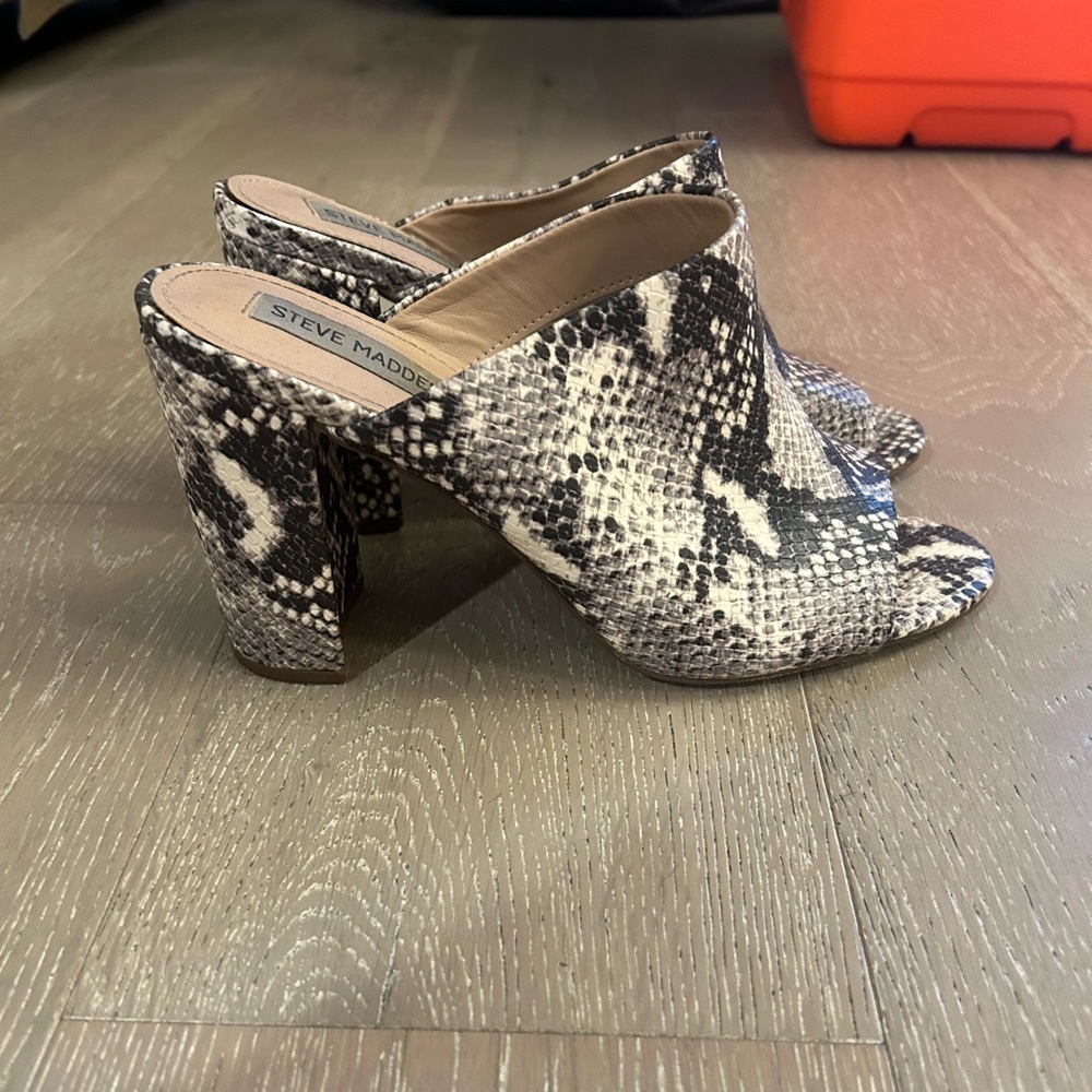 Steve Madden faux snakeskin pumps